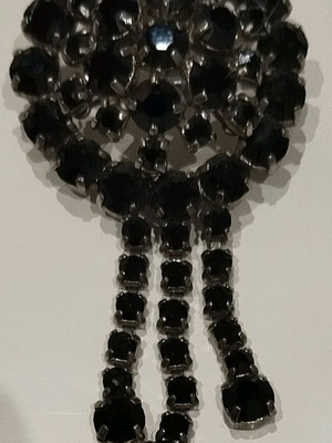 Black color pin like new