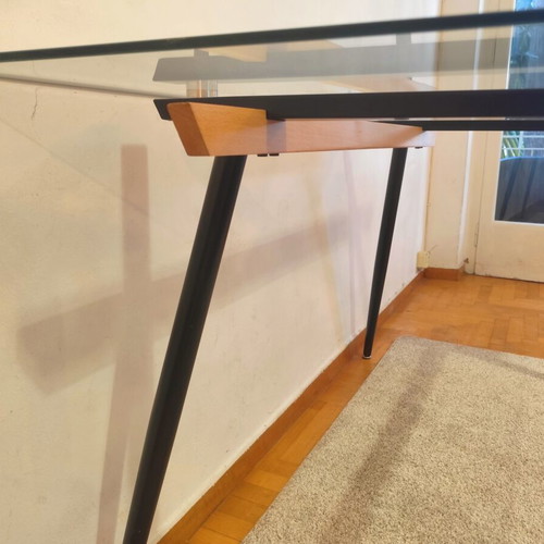 Glass dining table for 4-6 people like new with wood and metal support