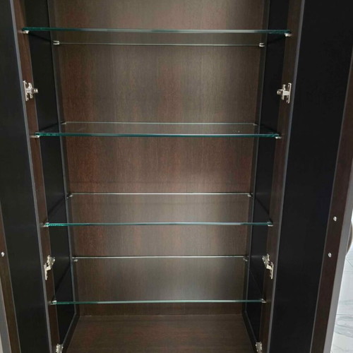 Wenge showcase with dark mirror