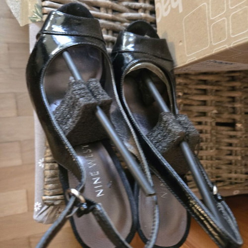 Nine West sandals size 35.5 like new, black