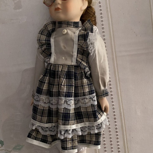 Lauren Elizabeth Antique Doll Collection porcelain doll like new with box