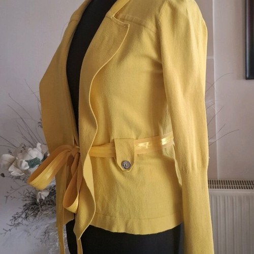 Karen Millen knitted jacket used, yellow with silver buttons