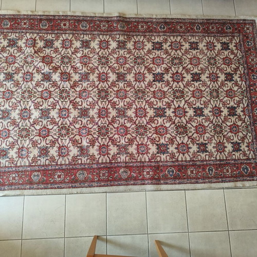 Wool machine-made rug like new 1.50m x 2.50m