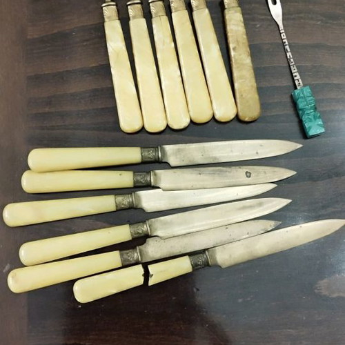 Knife set used with resin base, vintage