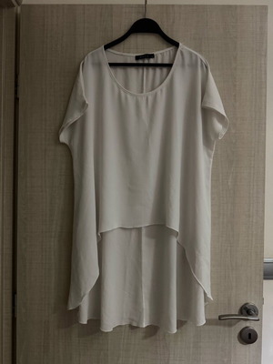 White asymmetrical blouse Anel size M like new