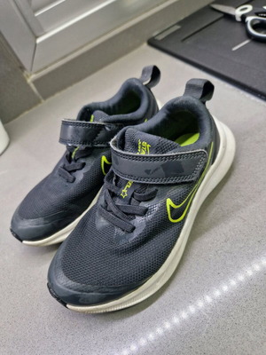 Nike παιδικά αθλητικά μεταχειρισμένα, νούμερο 28, γκρι