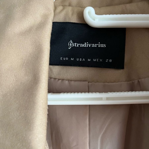 Stradivarius women's trench coat size Medium like new, beige