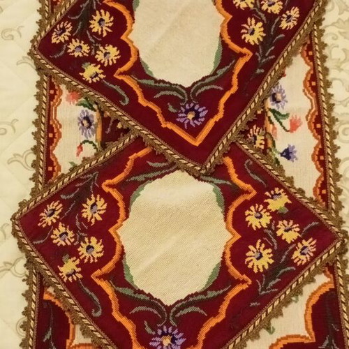 Handmade embroidered table linen set like new