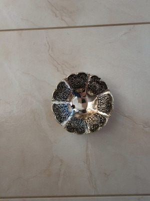 Επάργυρο σκαλιστό διακοσμητικό σκεύος vintage μεταχειρισμένο 15,5 εκ. διάμετρο