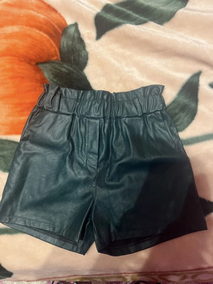 Leather shorts new, size M 38 10
