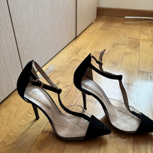 Black velvet pointed heels like new, size 36, transparent detail