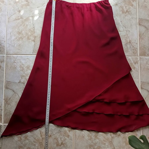 Formal skirt red, like new, elastic waist, size XL 42 14