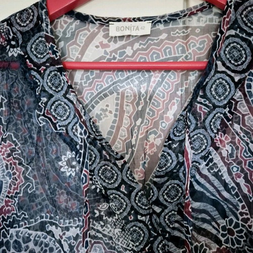 Airy tunic blouse like new, size M, blue