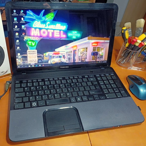 Toshiba Satellite C-855 laptop Intel Core i3 4GB RAM 500GB HDD Windows 10