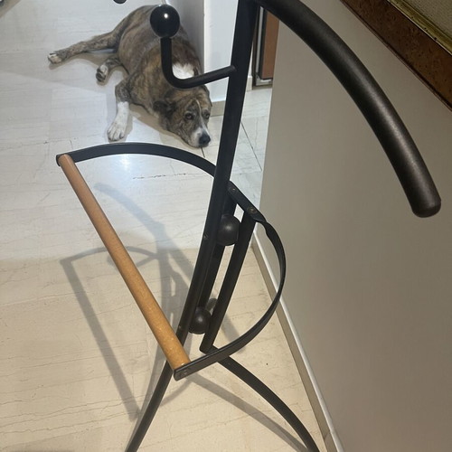Clothes hanger minimal, like new