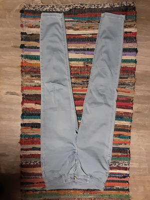 Τζίν Calzedonia σωλήνας push up μεταχειρισμένο, ανοιχτό χρώμα