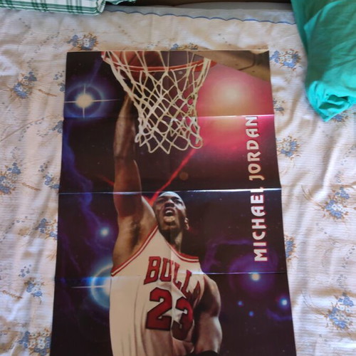 Chicago Bulls double-sided poster with 1997 champions and Michael Jordan, like new