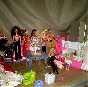 Μεγάλη συλλογή απο10 vintage κούκλες Barbie με πολλά αξεσουάρ, ρούχα, κτίρια κ.α
