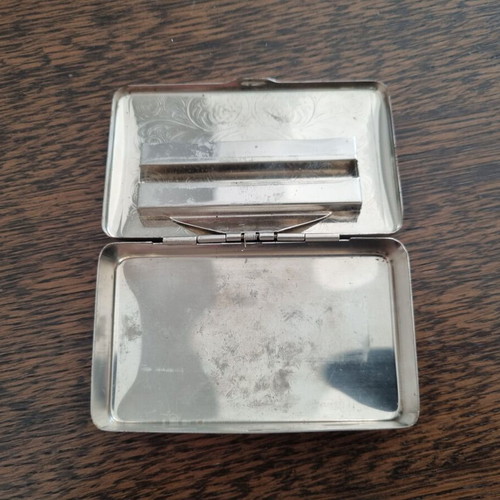 Vintage metal tobacco case and cigarette rolling machine like new