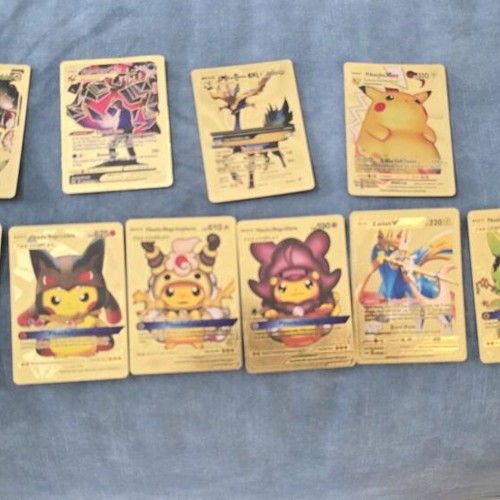 Pokémon cards like new, 50 gold with 12 rare