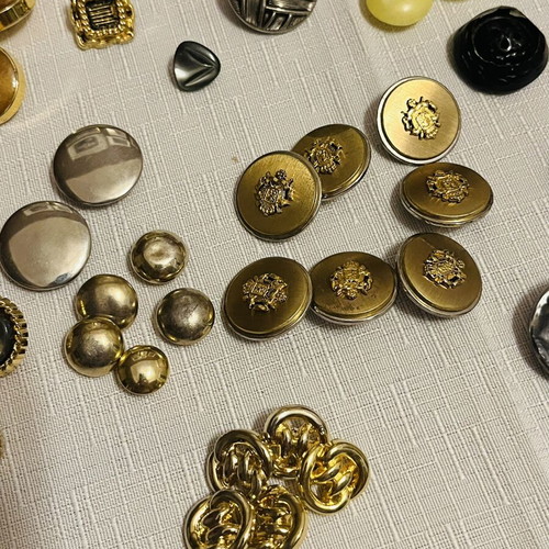 Vintage and antique buttons collection like new with designer pieces