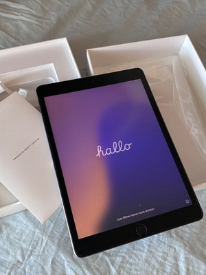 Apple iPad 8th Generation 32GB Space Grey tablet