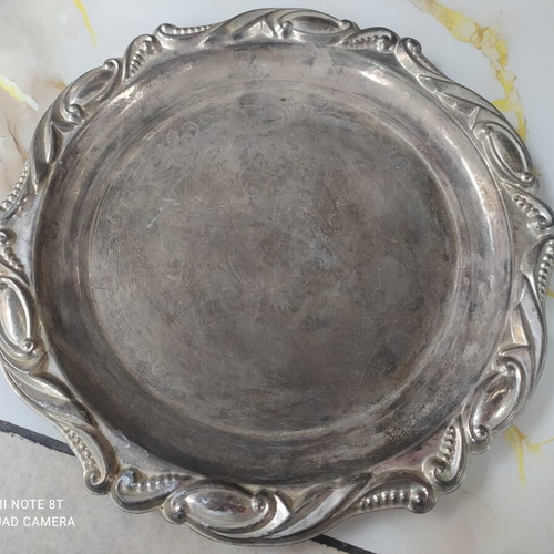 Decorative plates used, set