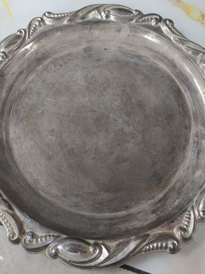 Decorative plates used, set