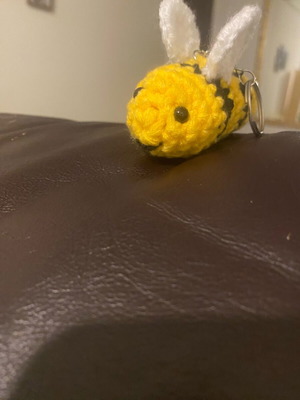 Bee keychain new, black and yellow