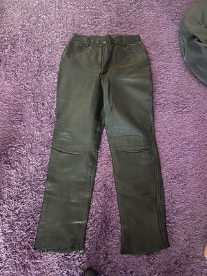 Leather pants used, black with minimal wear
