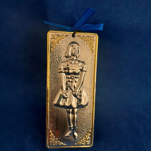 Metal votive in excellent condition