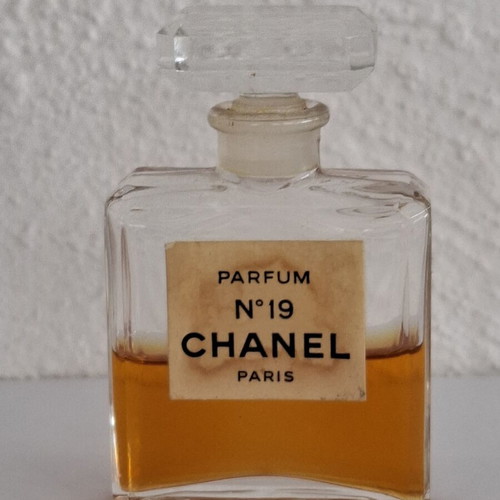 Chanel No. 19 Parfum Extrait 14 ml used, classic fragrance