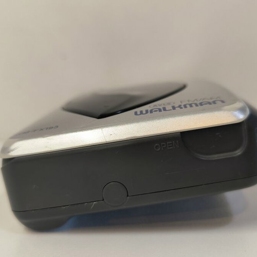 Sony Walkman WM-FX193 portable cassette player used, FM/AM radio