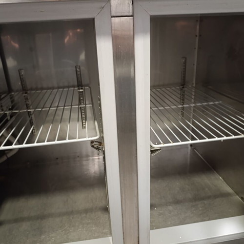 Refrigerated counter with 4 drawers, 2 doors, sink and ice compartment