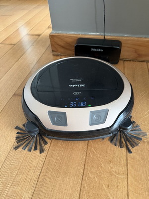 Miele Scout RX3 Home Vision HD Robot Vacuum Cleaner new