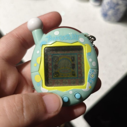 Tamagotchi Connection V4.5 like new, rare and fully functional