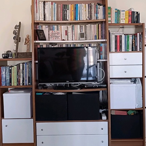 Neoset bookcase used with space for TV