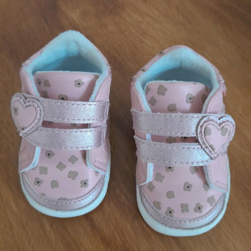 Mayoral baby cuddle shoes No.17 new in box