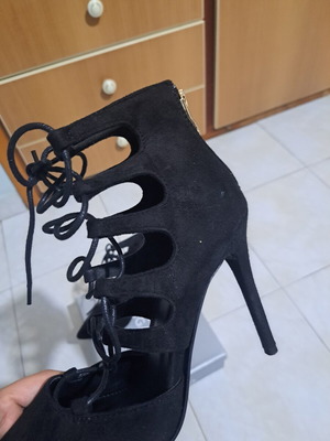 Migato suede pumps with laces, black, size 38