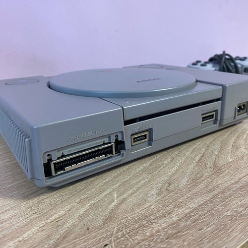 Κονσόλα PlayStation PS1 σαν καινούργια με 13 γνήσια παιχνίδια και χειριστήρια