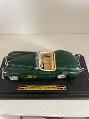 Jaguar XK120 Roadster 1948 die-cast model used, 1:24 scale