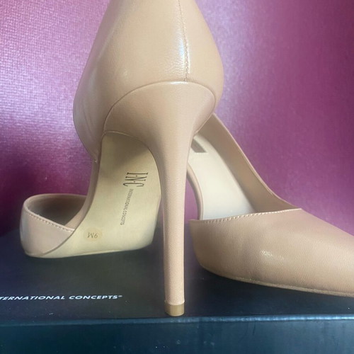 I.N.C. International Concepts pumps new, beige, size 39.5