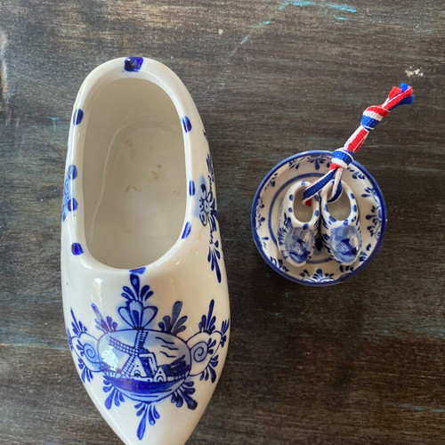Vintage decorative shoe and miniature porcelain Delft new