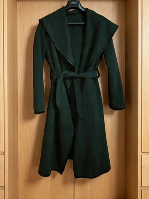 Long coat with pockets and belt, grey