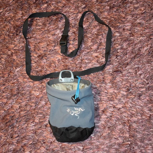 Arc'teryx Chalk Bag like new, black and gray