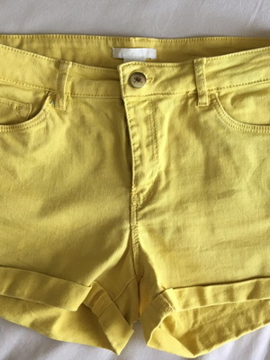 H&M yellow women's shorts like new, size S