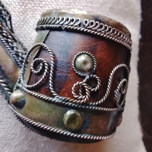 Oriental pipe used handmade with metal embossed details 48 cm