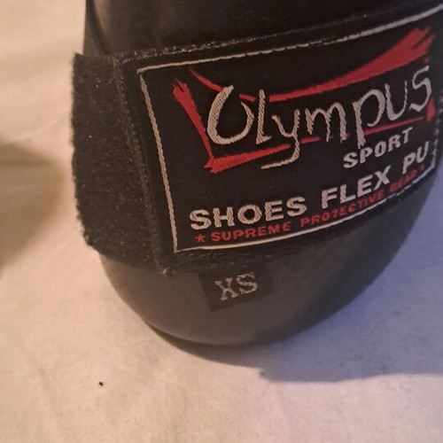 Point fighting shoes new, size XS