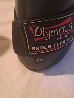 Point fighting shoes new, size XS