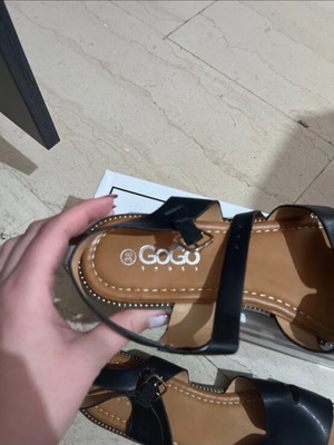 GoGo Shoes women's sandals size 38, new, black
